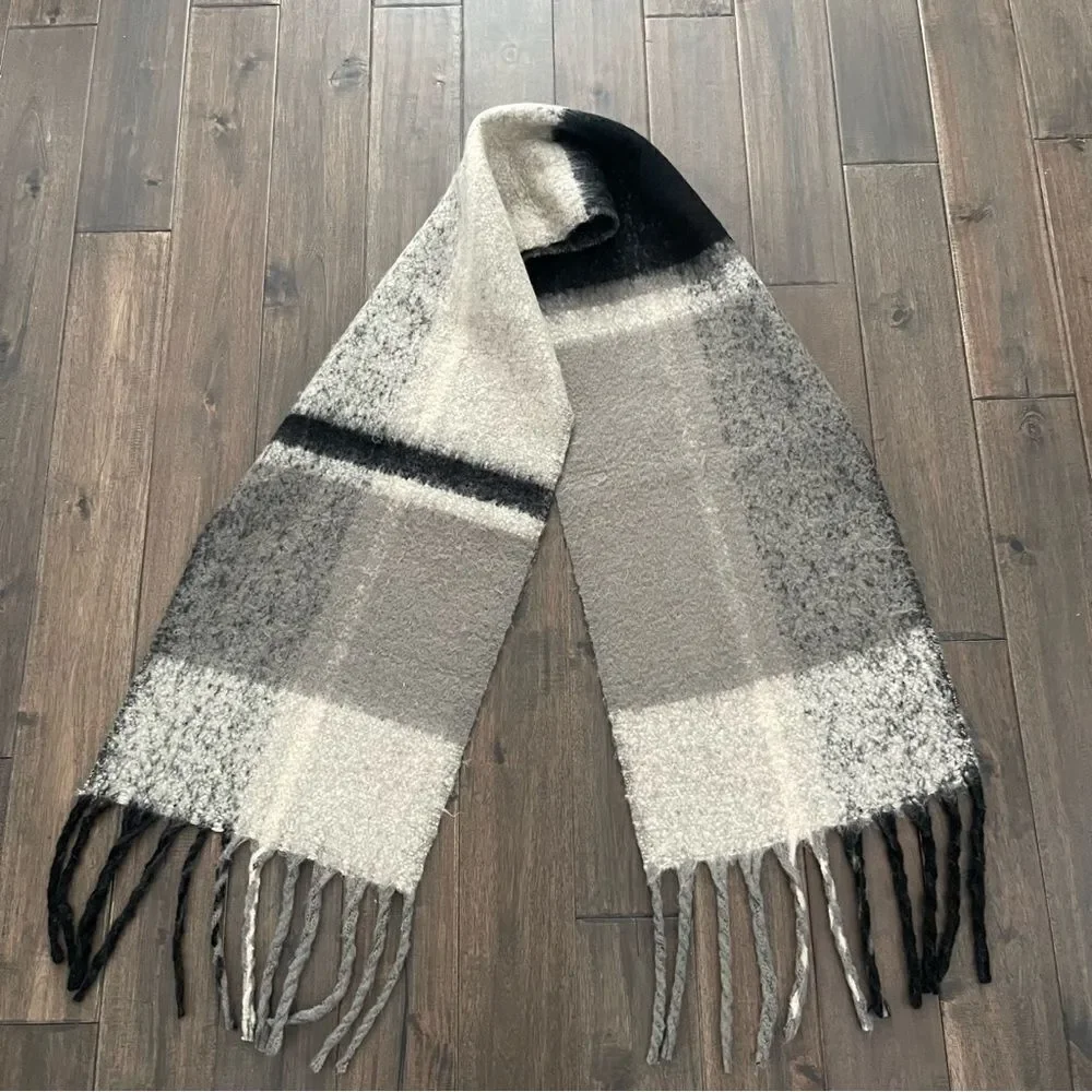 Eyeful Plaid Fringe Winter Blanket Scarf